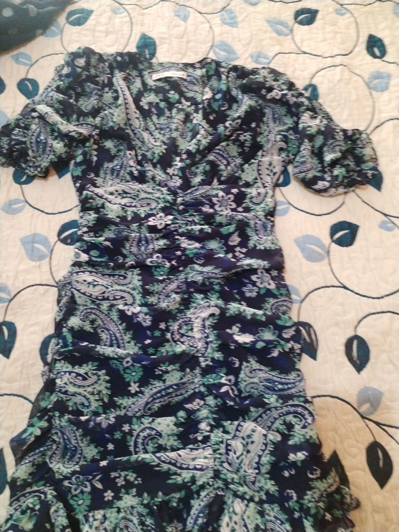Un vestido de Zara elegante con un diseño espectacular y un estampado muy original – photo 16